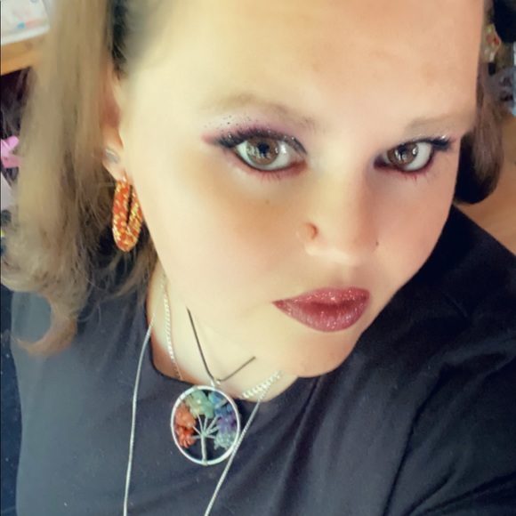 Meet your Posher, Rae - Picture 11 of 16